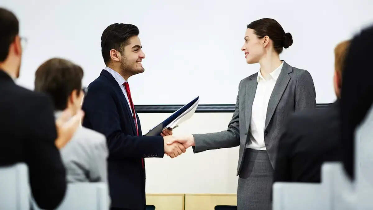 New Job Joining- नई कंपनी ज्वॉइन कर रहे हैं, तो इन बातों का रखें विशेष ध्यान