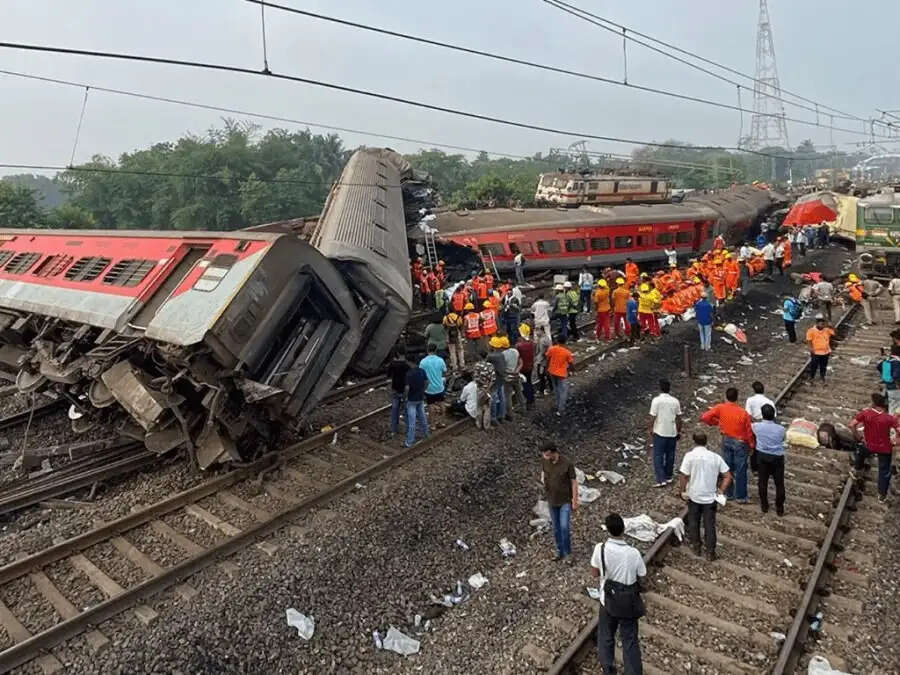 Train Rules- क्या दुर्घटना में कट गया हैं शरीर का कोई अंग, तो इतना मिलेगा मुआवजा