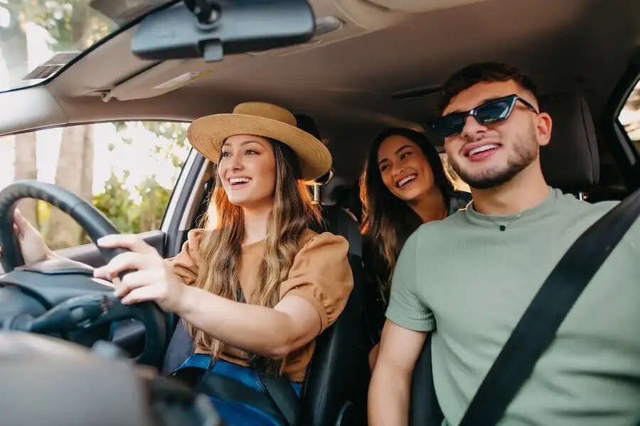 Travel Tips- सफर के दौरान कार में जरूर रखें ये चीजें,&nbsp;सफर रहेगा सुरक्षित और आसान
