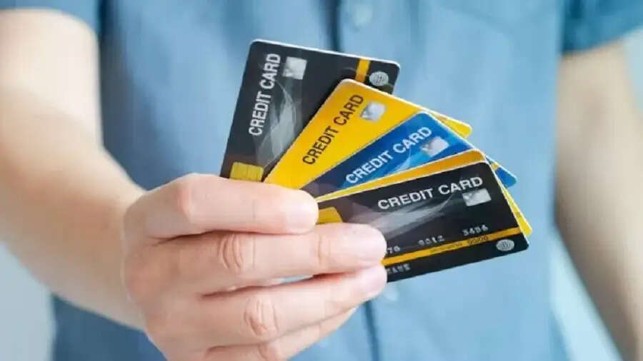 SBI और IDFC फर्स्ट बैंक ने क्रेडिट कार्ड से जुड़े नियमों में बदलाव की घोषणा की, नए नियम इस दिन से लागू होंगे, जानें पूरी जानकारी