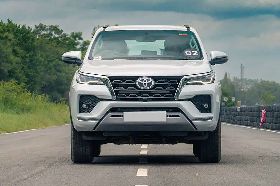 Automobile Tips-&nbsp;Fortuner ऑन रोड कितने की पड़ती है, आइए जानें