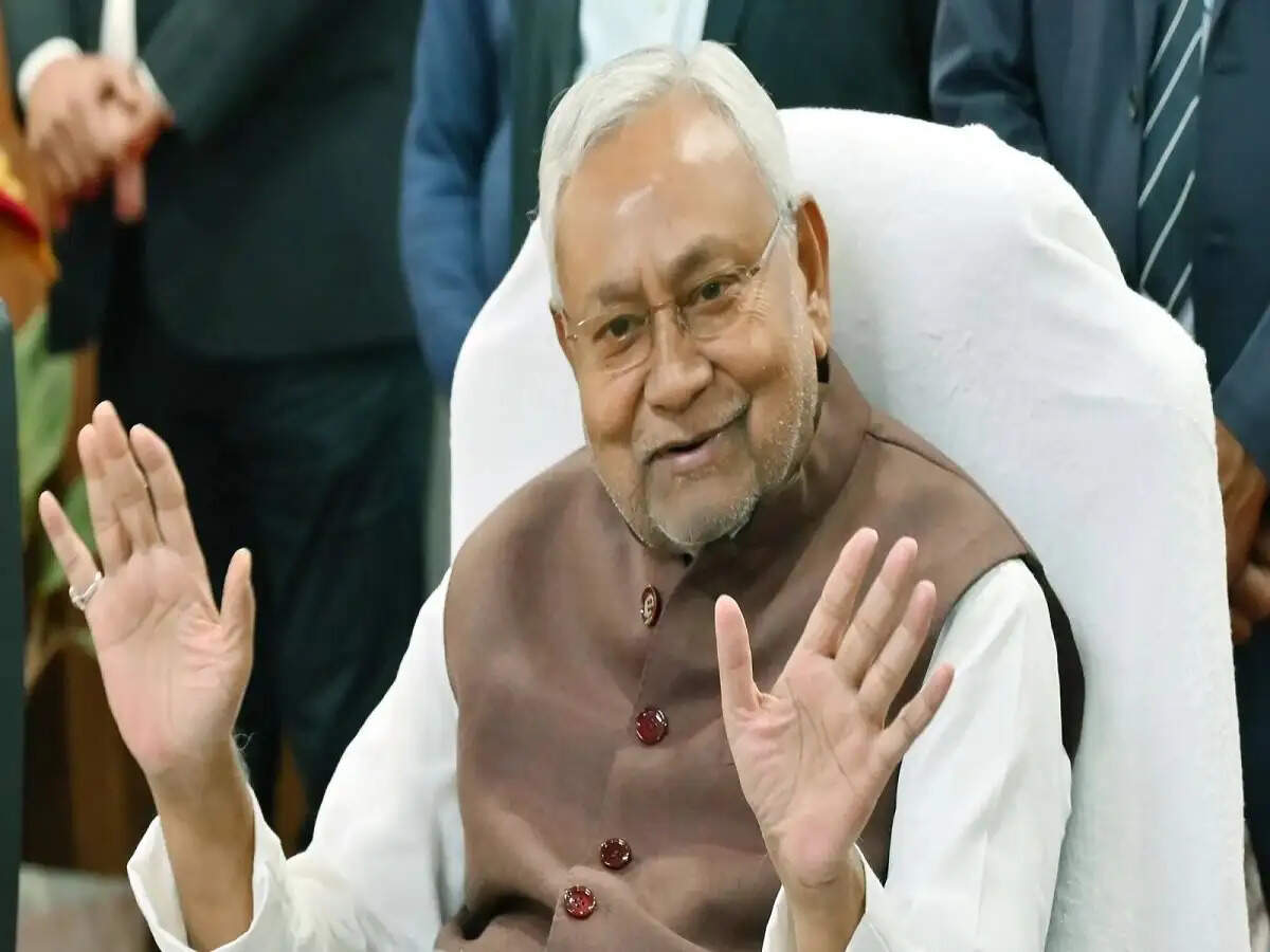 Politics News- नीतीश कुमार ने दिया अपने पद से इस्तीफा, नई सरकार के लिए कह दी ये बड़ी बात
