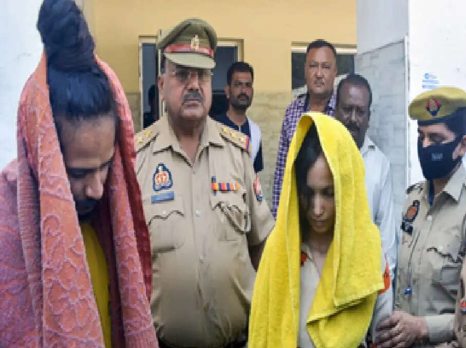 Crime: हत्या से कई दिन पहले ही मुस्कान ने रच ली थी मर्चेंट नेवी अधिकारी पति की हत्या की साजिश, पुलिस ने किए ये चौंकाने वाले खुलासे