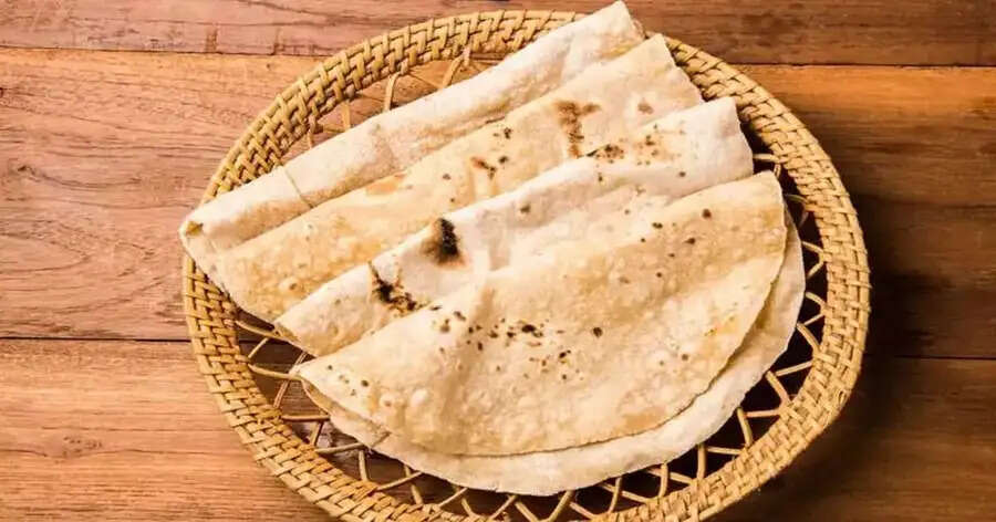 Health Tips- सेहत के लिए बन सकती है वरदान, फेंकने से पहले जरूर जान लें बासी रोटी के ये चमत्कारी फायदे