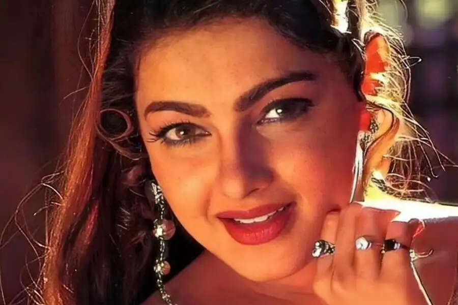 Entertainment News-  बॉलीवुड एक्ट्रेस जिन्हें जेल में काटनी पड़ी रातें, जानिए इनके बारे में