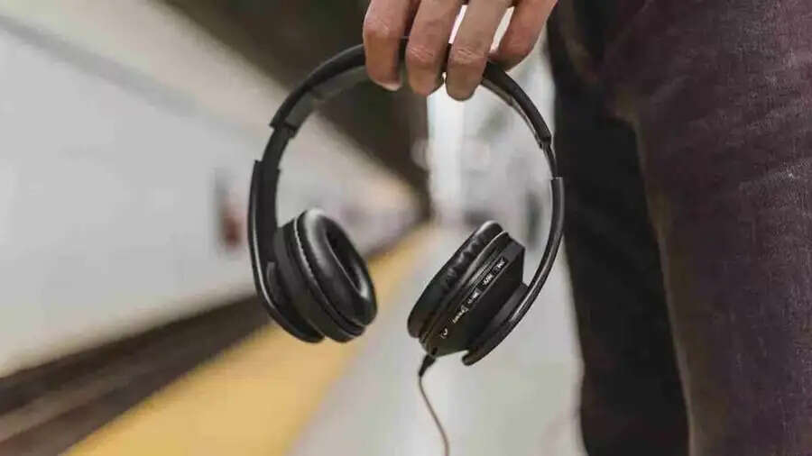 Headphone Tips- बड़े ब्रांड्स के हेडफोन में मिले कानों को नुकसान पहुंचाने वाले केमिकल्स, आइए जानें इनके बारे में