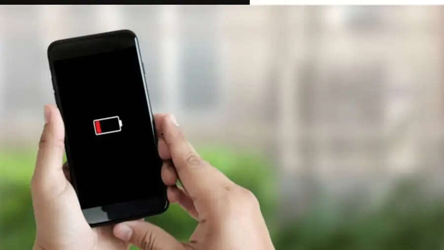 Phone Battery Tips- आपकी गलतियां जो मोबाइल बैटरी में कर सकती हैं धमाका, आइए जानें इनके बारे में