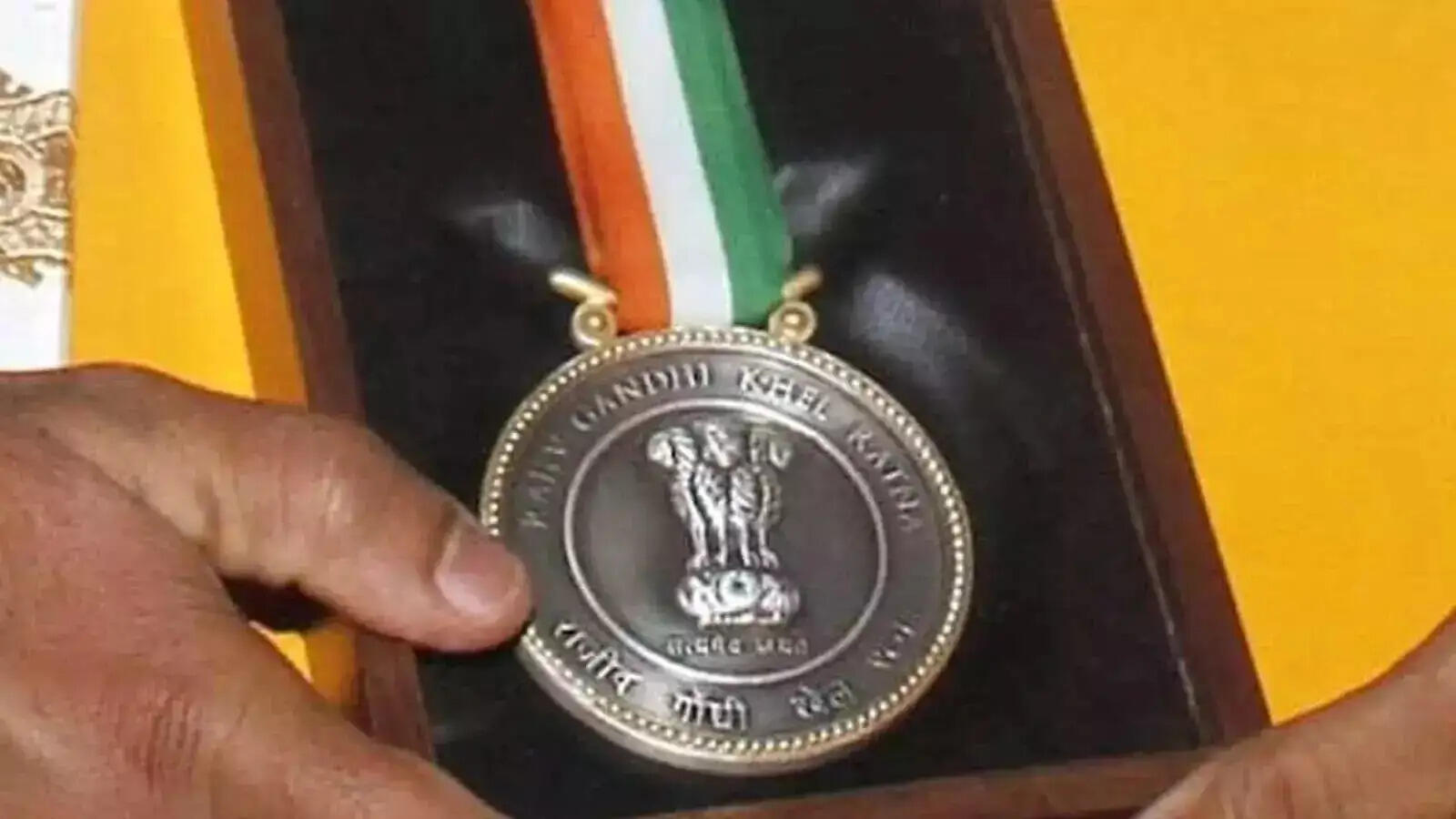 Sports News- खेल रत्न सम्मानित लोगो को कितना मिलता हैं पैसा, जानिए इनक बारे में