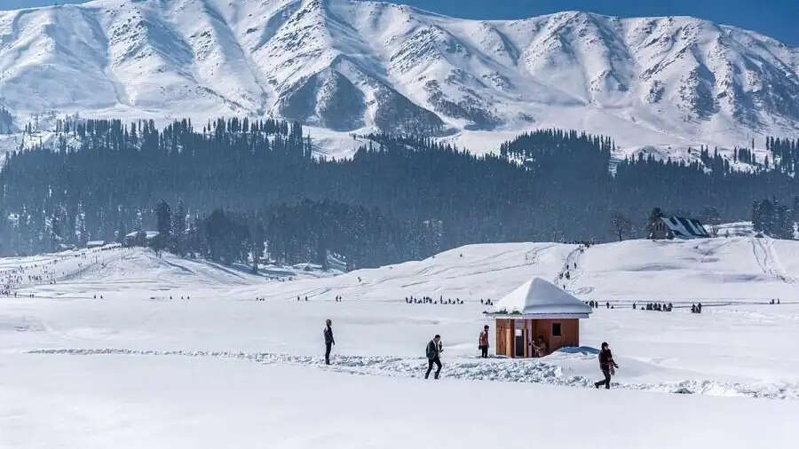 Travel Tips&nbsp;– बर्फ से ढके पहाड़ों पर घूमने जाना चाहते है, तो कश्मीर की इन जगहों पर जाएं