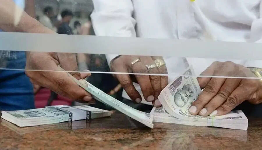 Bank Rules-&nbsp;खाते में गलती से आएं पैसे न लौटाने पर कितनी मिलेगी सजा, क्या कहता है बैंक नियम