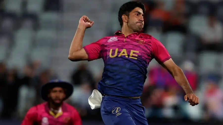 Asia Cup 2025-&nbsp;&nbsp;UAE गेंदबाज&nbsp;के जुनैद सिद्दीकी ने किया बड़ा कारनामा, 100 विकेट लेकर बनाया रिकॉर्ड