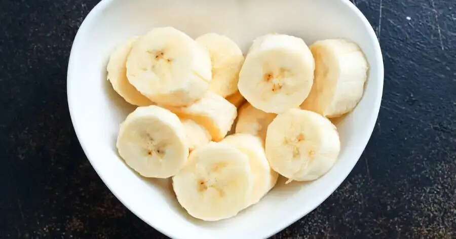 Health Tips- इस बीमारी से ग्रसीत लोगो को नहीं खाना चाहिए केला, जानिए वजह