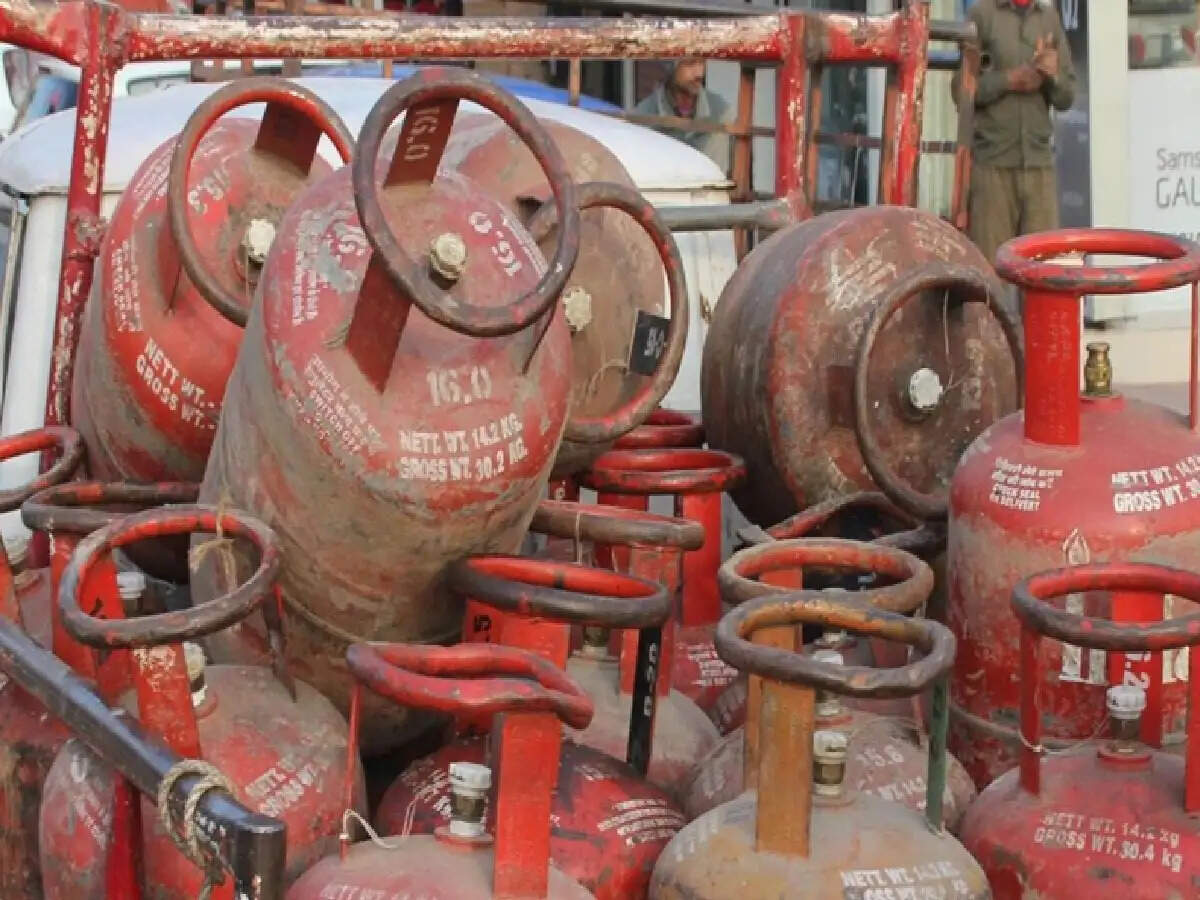 LPG New Rule: बड़ी खबर! केंद्र सरकार की तरफ से LPG नियमों में बड़ा बदलाव, अब इन लोगों को नहीं मिलेगा गैस सिलेंडर