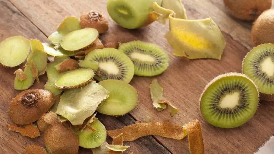 Health Tips- फल जिनको हमेशा छिलकों के साथ करना चाहिए सेवन, जानिए इनके बारे में