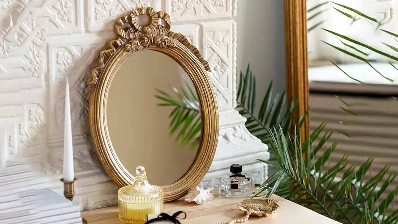 Vastu Tips- दर्पण से जुड़े नियमों को ना करें अनदेखा, जीवन में रहेगी खुशियां