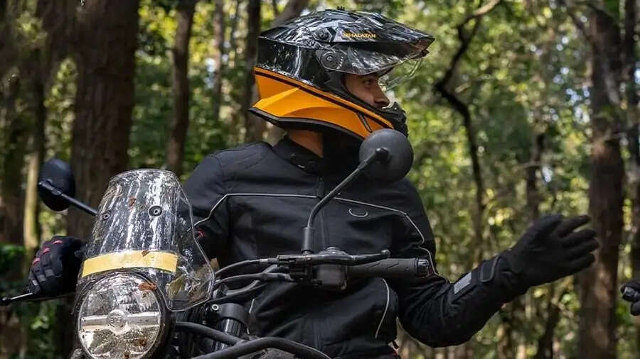 Helmet Purchase Tips- क्या नया हेलमेट खरीदने की सोच रहे हैं, तो इन बातों का रखें ध्यान