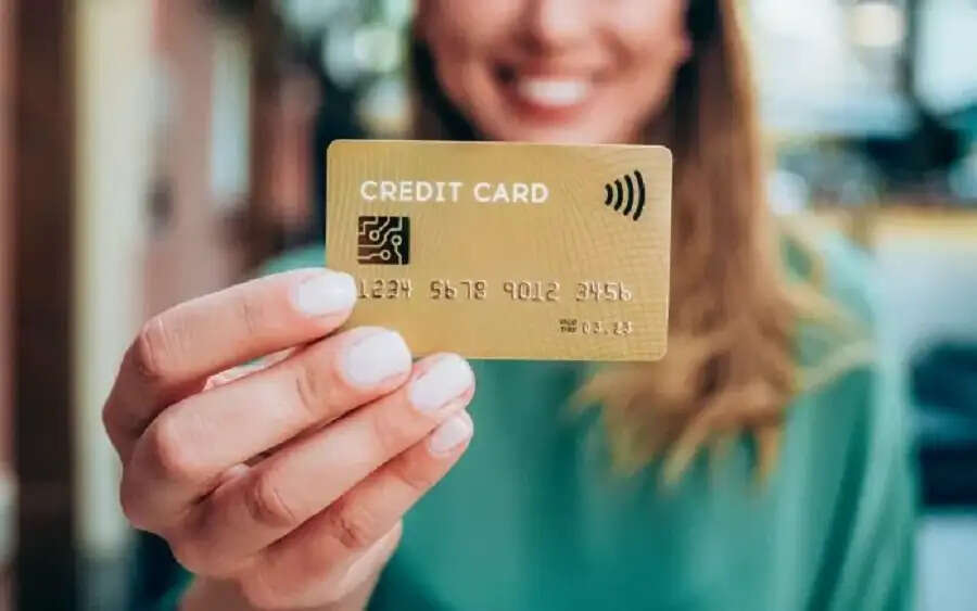 Credit Card Limit and Credit Score: क्रेडिट कार्ड की सीमा आपके क्रेडिट स्कोर को प्रभावित करती है, जानें इसे अधिकतम कैसे उपयोग करें