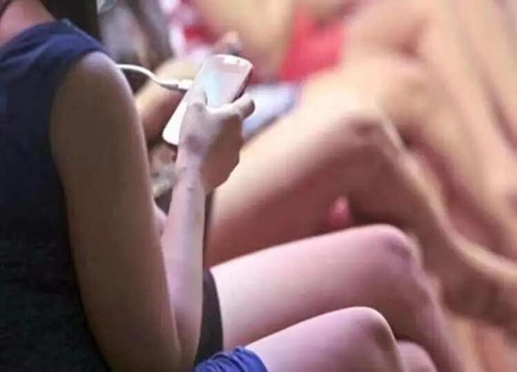 Crime: फैमिली रेस्टॉरेंट में चल रहा था सेक्स रैकेट, हुआ भंडाफोड़, आपत्तिजनक हालत में मिले लोग