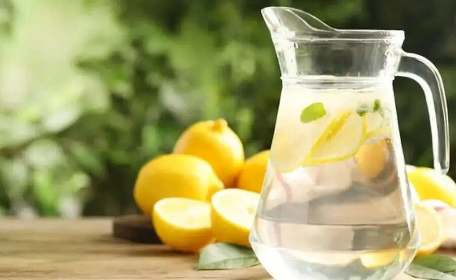 Health Tips- हमें खाली पेट नींबू पानी पीना चाहिए या नहीं, आइए जानते हैं पूरी डिटेल्स