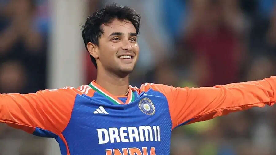Asia Cup 2025-&nbsp;एशिया कप 2025 में इन प्लेयर्स ने मचाई है धूम, इस युवा बल्लेबाज ने खोले गेंद के धागे