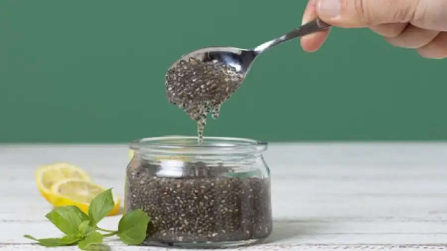Health Tips-  चिया सीड्स का पानी स्वास्थ्य के लिए होता है फायदेमंद, यह बीमारियां होती हैं दूर
