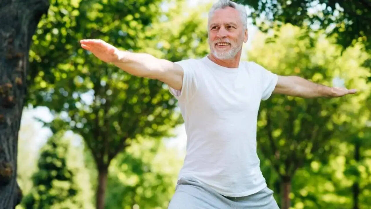 Health Tips- क्या 55 की उम्र में बचपन वाली ताकत चाहिए, इन चीजों का करें सेवन
