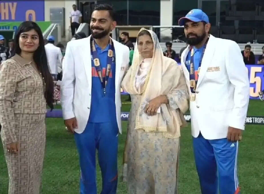 Champions Trophy जीतने के बाद विराट कोहली ने मोहम्मद शमी की मां के छुए पैर , दिल छू लेने वाला वीडियो वायरल
