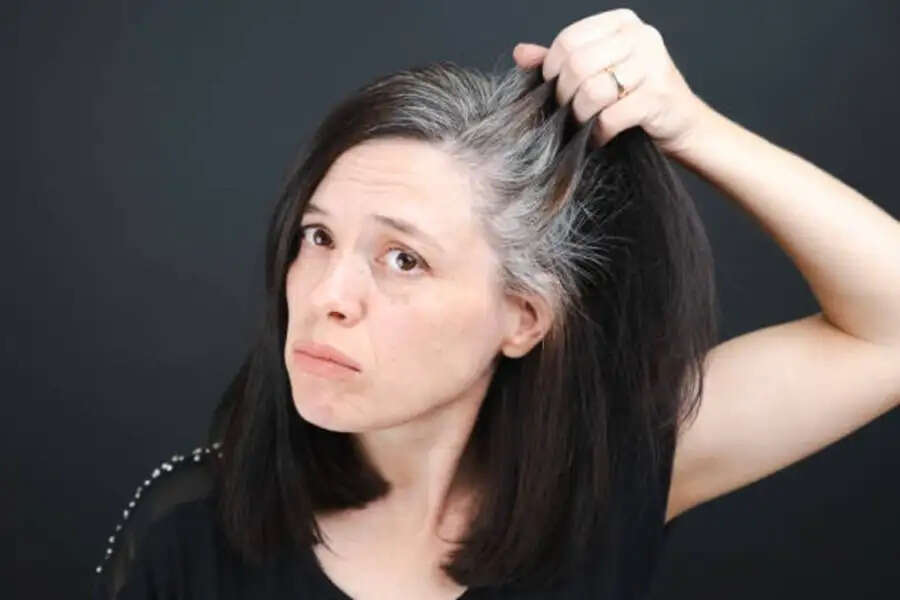 Hair Care Tips-&nbsp;क्या सफेद बालों ने कर रखा हैं परेशान, जानिए झटपट काले करने का तरीका