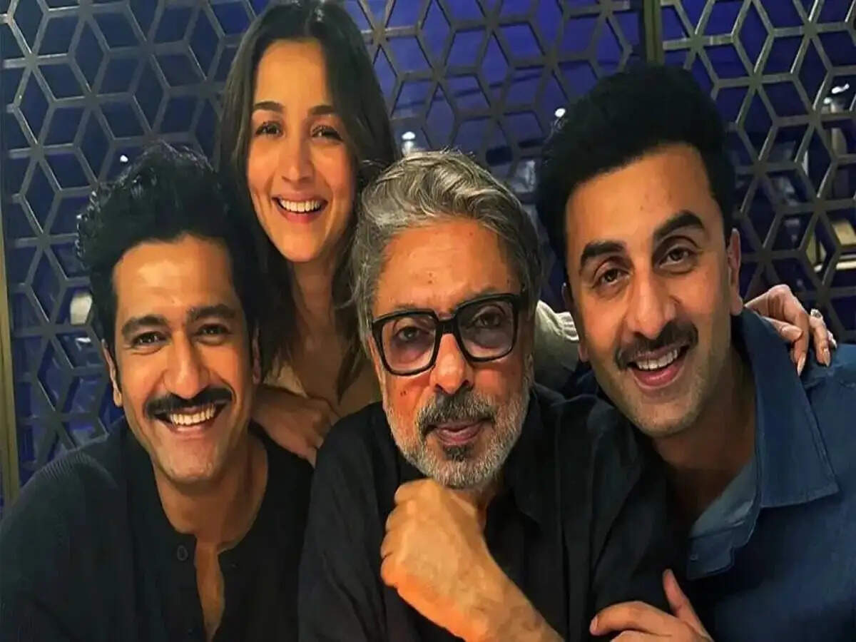 Entertainment News- संजय लीला भंसाली ने रणबीर, आलिया और विक्की की&nbsp;‘लव एंड वॉर’ की रिलीज डेट आउट,  जानिए कब होगी रिलीज