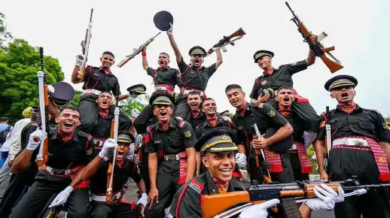 Indian Army SSC (Technical) 2026: इंजीनियरिंग ग्रैजुएट के 350 पदों के लिए आवेदन शुरू, जानें आखिरी तारीख