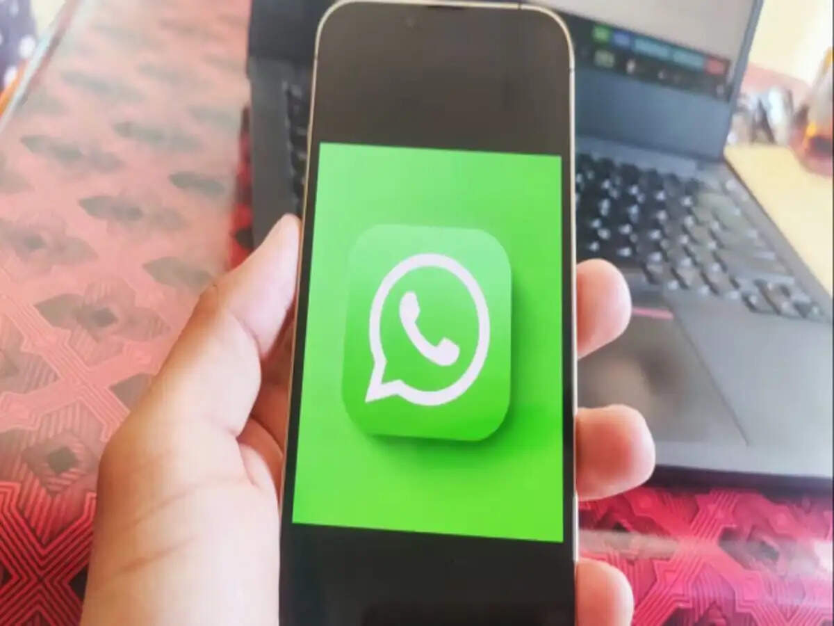 WhatsApp Tips- कहीं व्हाट्सएप चैट ना हो जाएं लीक, फोन में तुरंत करें ये सेटिंग्स