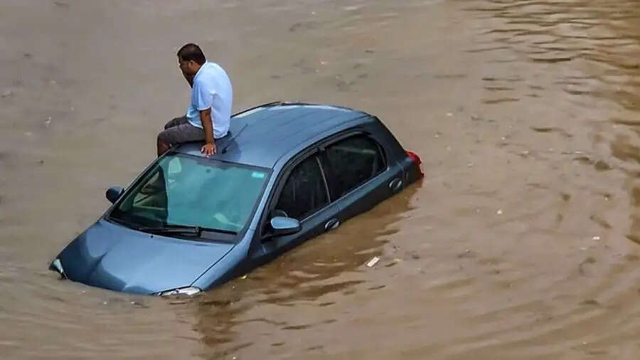 Car Insurance Tips-&nbsp;क्या आंधी तूफान के कारण कार में हो गया हैं नुकसान, जानिए बीमा कंपनी भुगतान करेगी या नहीं