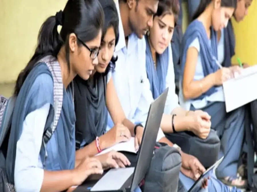 Free Laptop-&nbsp;दिल्ली के इन बच्चों को दिया जाएगा मुफ्त लैपटॉप, जानिए इनके बारे में