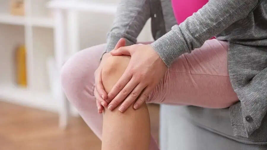 Knee Pain Tips-&nbsp;क्या आपके घुटनों में अक्सर दर्द होता हैं, आइए जानते इसका घरेलू इलाज
