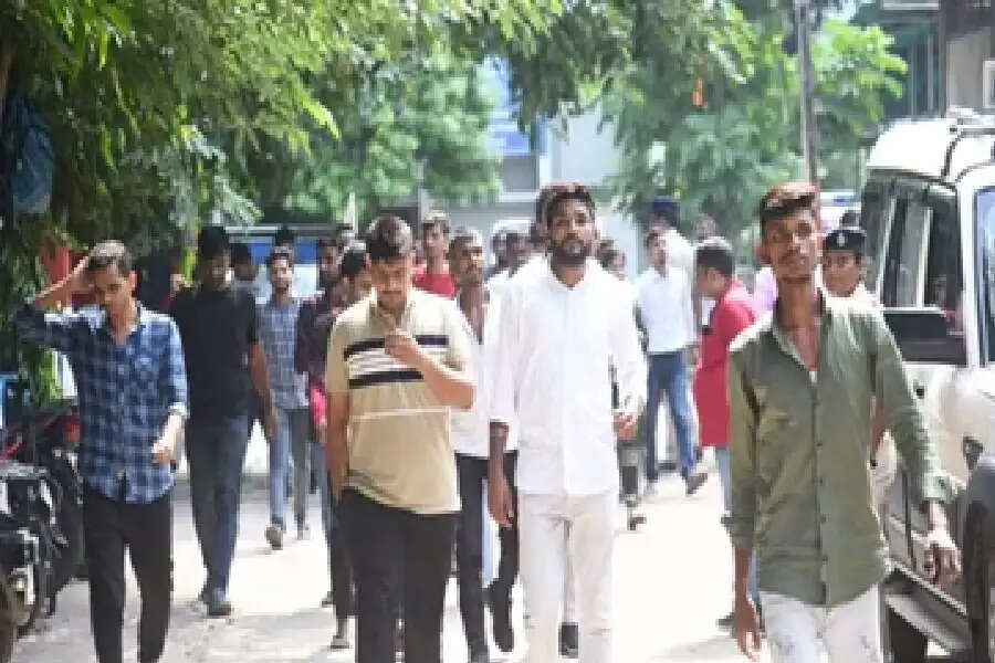 CSBC आज से शुरू करेगा बिहार पुलिस कांस्टेबल भर्ती परीक्षा 2025, एडमिट कार्ड लिंक और परीक्षा के दिन की गाइडलाइन्स जानें