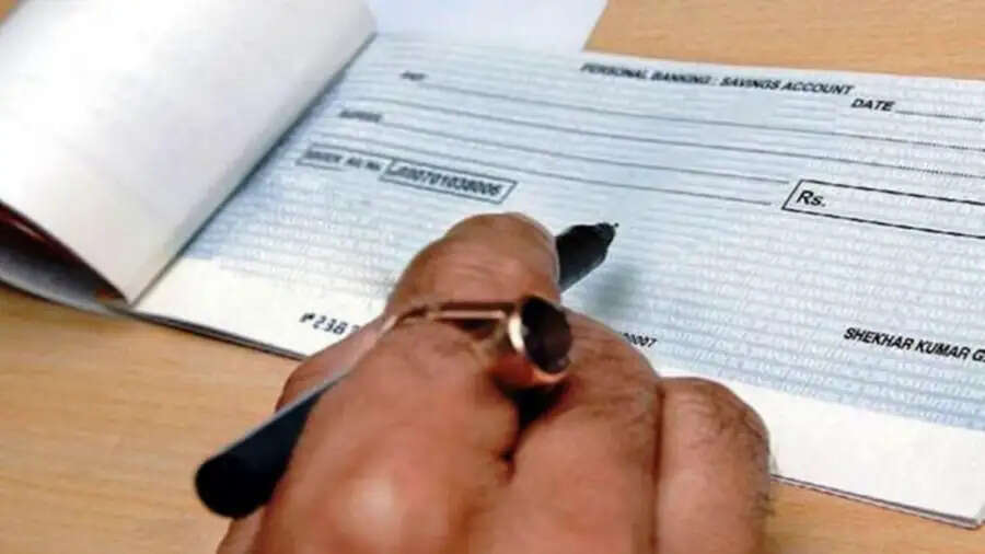 Cheque Book – आप ऑनलाइन भी मंगवा सकते हैं बैंक चेकबुक, जानिए इसका प्रोसेस