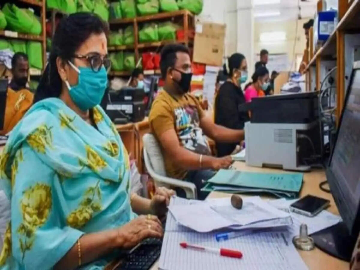 Government Office- भूलकर भी सरकारी दफ्तर में कर्मचारियों से ना करें बदसलूकी, पड़ सकते है कानूनी पछड़े में