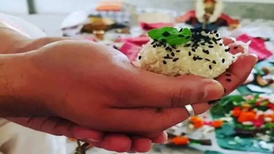 Pitra Pakshu- क्या आपको पता है पहले दिन&nbsp;किन लोगों का श्राद्ध किया जाता हैं, आइए जानते हैं इसके बारे में