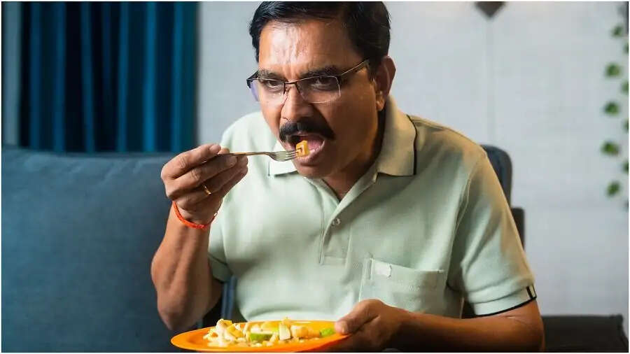 Health Tips- इन चीजों का सेवन आपको बना रहा हैं बूढ़ा, जानिए इनके बारे में