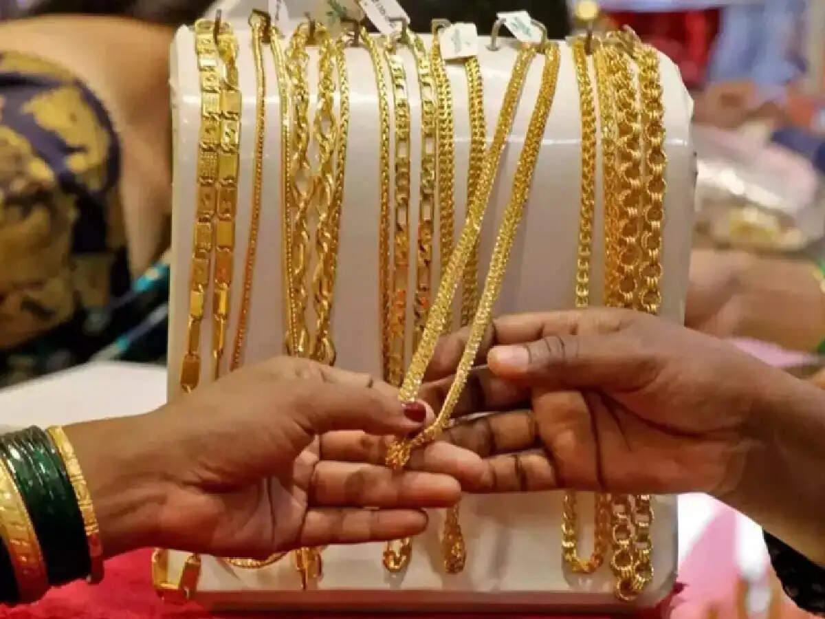 Gold, Silver Price: 6 मई को सोने की कीमत इतने रुपए उछली; आपके शहर में 22K और 24K के रेट चेक करें