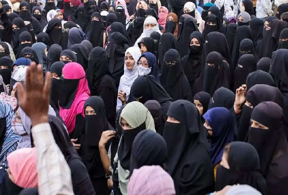 Crime: 'रमजान में मैं संबंध नहीं बनाउंगी', पत्नी ने किया मना तो दोस्त के साथ मिल ऐसा कांड कर बैठा युवक, जानकर काँप उठेगी रूह