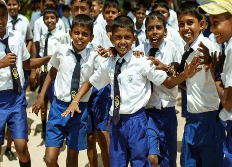 School Holidays: 2025 में इन तारीखों पर बैंक रहेंगे बंद, देख लें पूरी लिस्ट