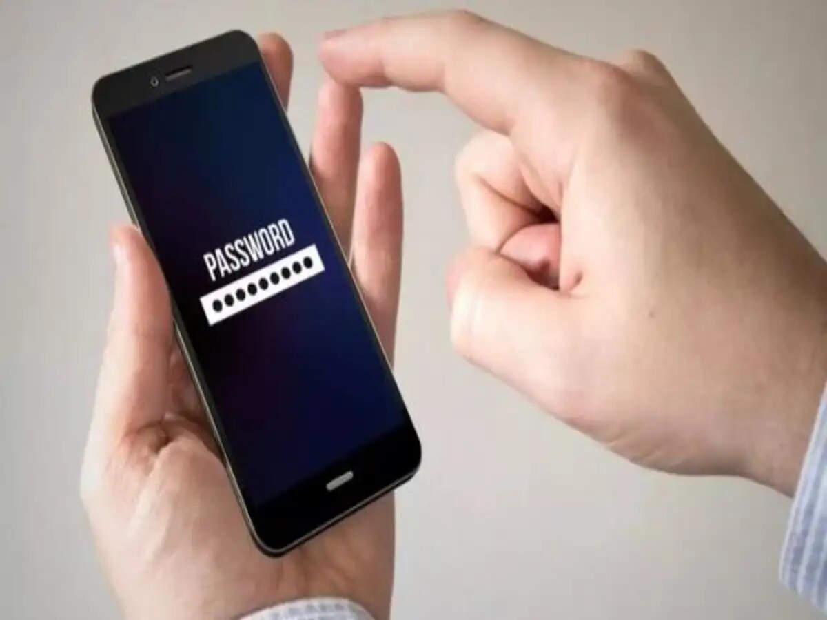 Phone Password Tips- फोन में भूलकर भी ना करें ये आसान पासवर्ड, तुरंत हो जाते हैं क्रैक, जानिए पूरी डिटेल्स