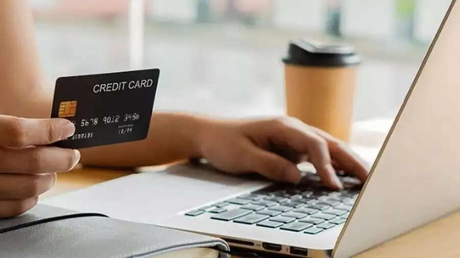 Credit Card Tips- क्या नया नया क्रेडिट कार्ड लिया हैं, तो भूलकर भी ना करें ये गलतियां