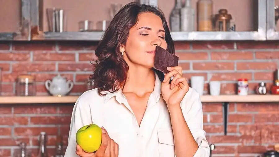 Health Tips- आखिर क्यों खाना खाने के बाद मीठा खाने की इच्छा होती हैं, आइए जानें