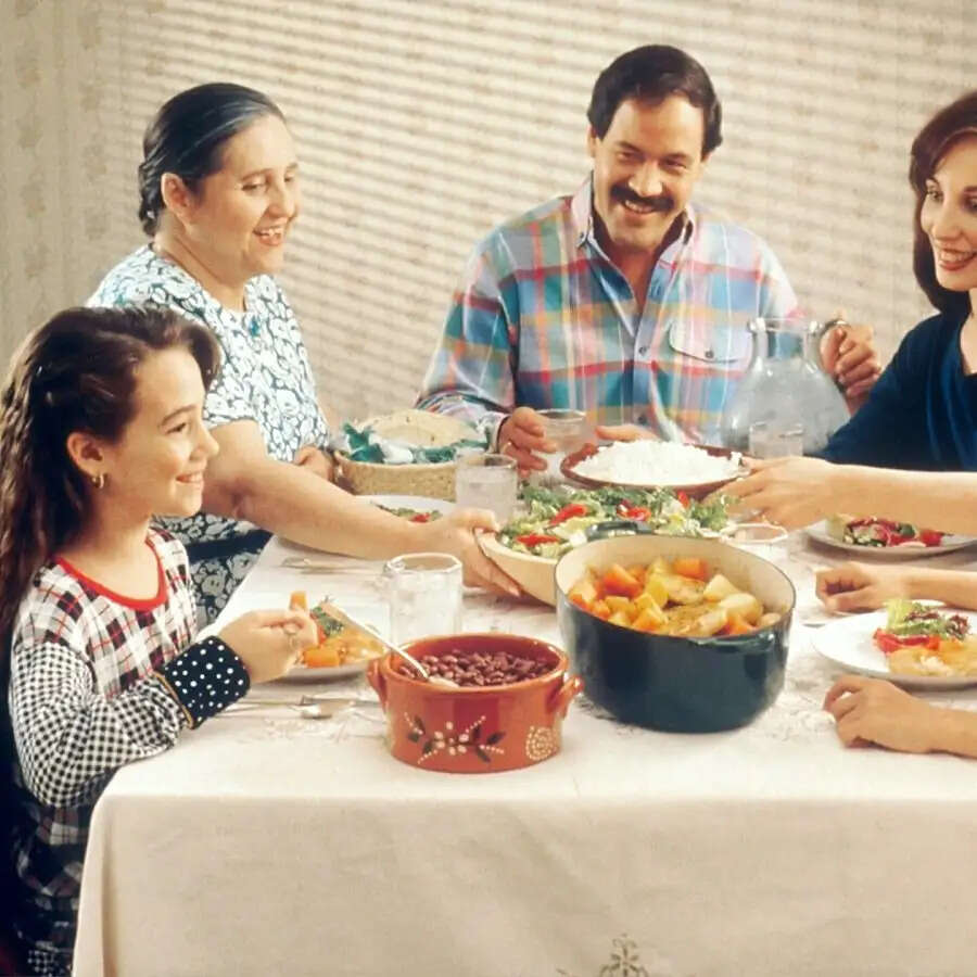 Health Tips-&nbsp;मुंह बंद करके खाना खाने से मिलते हैं ये स्वास्थ्य लाभ, जानिए इनके बारें में