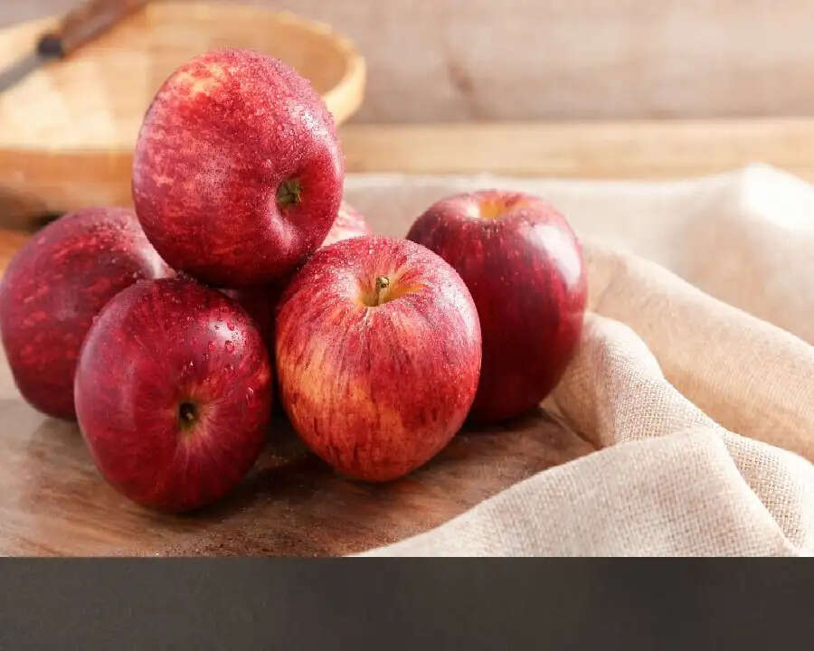 Health Tips- सुबह खाली पेट सेब सेवन करने से मिलते हैं ये फायदे, जानिए इनके बारे में
