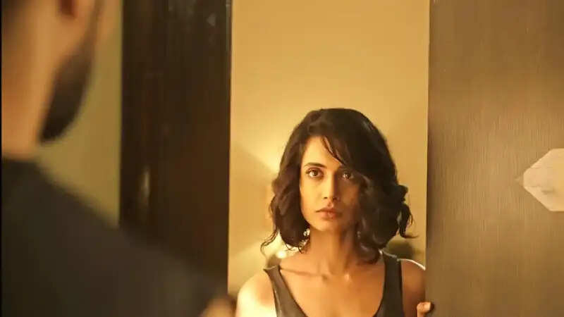 Aashram 3 के ‘बाबा निराला’ से भी खतरनाक हैं ये 5 क्राइम थ्रिलर वेब सीरीज, देखें जहां सस्पेंस और साजिश का खेल