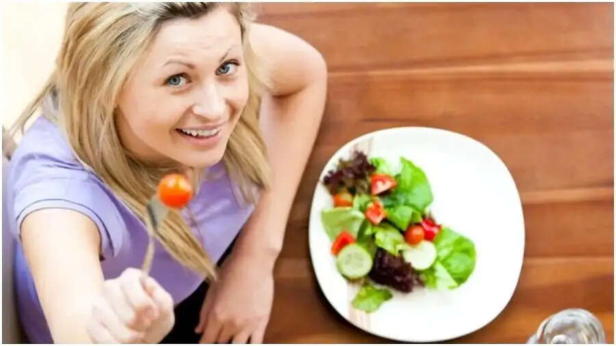 Health Tips- क्या आप 50 की उम्र के बाद भी फिट रहना चाहते हैं, तो आहार में शामिल करें ये चीजें