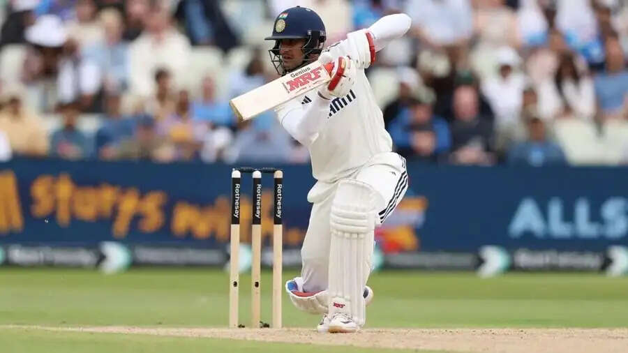 Sports News- इन भारतीय बल्लेबाजों ने लगाए है टेस्ट में सबसे गेंदों में शतक, जानिए इनके बारे में